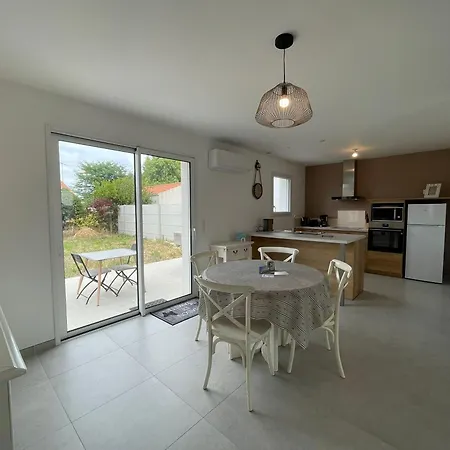 Moderne à Avec Terrasse Et Parking - Fr-1-426-586