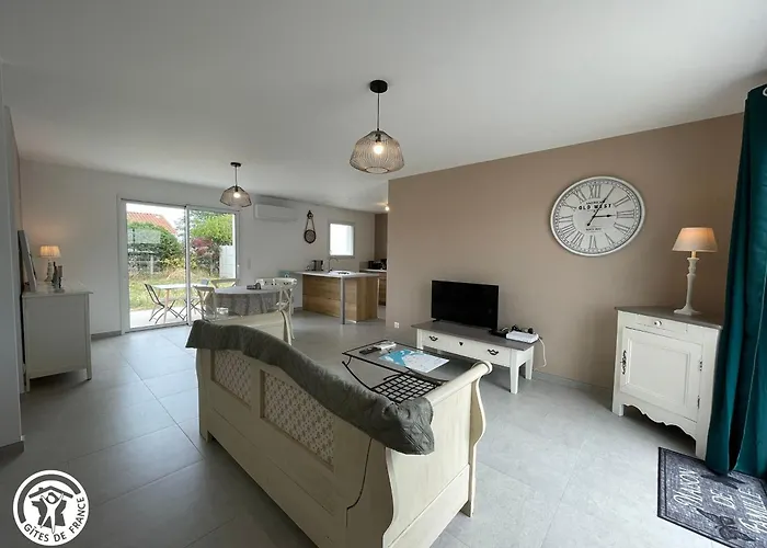 Avec Terrasse A - Fr-1-426-586 Holiday home *